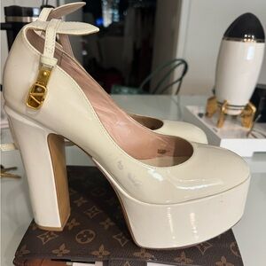 Valentino Garavani Tan-go 155 patent-leather platform pumps